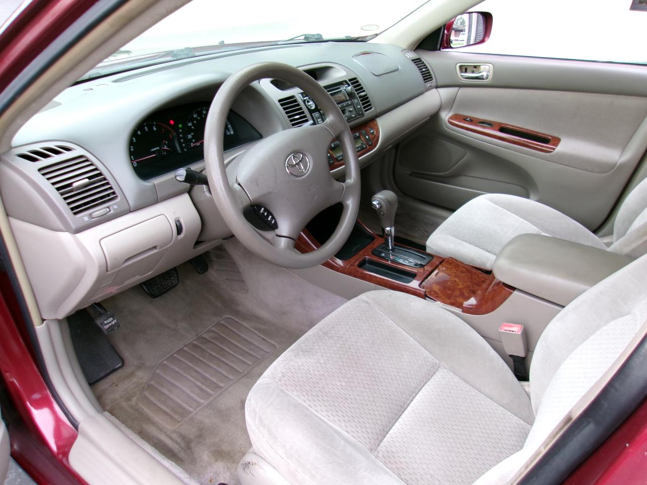 Toyota Camry LE 2002