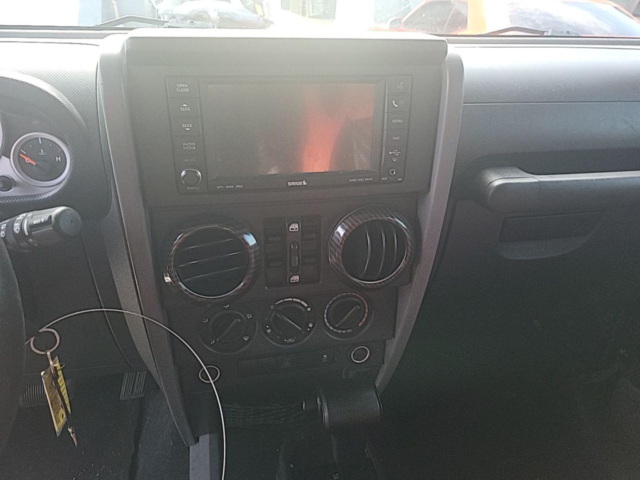 Jeep Wrangler Unlimited Sahara 2WD 2010
