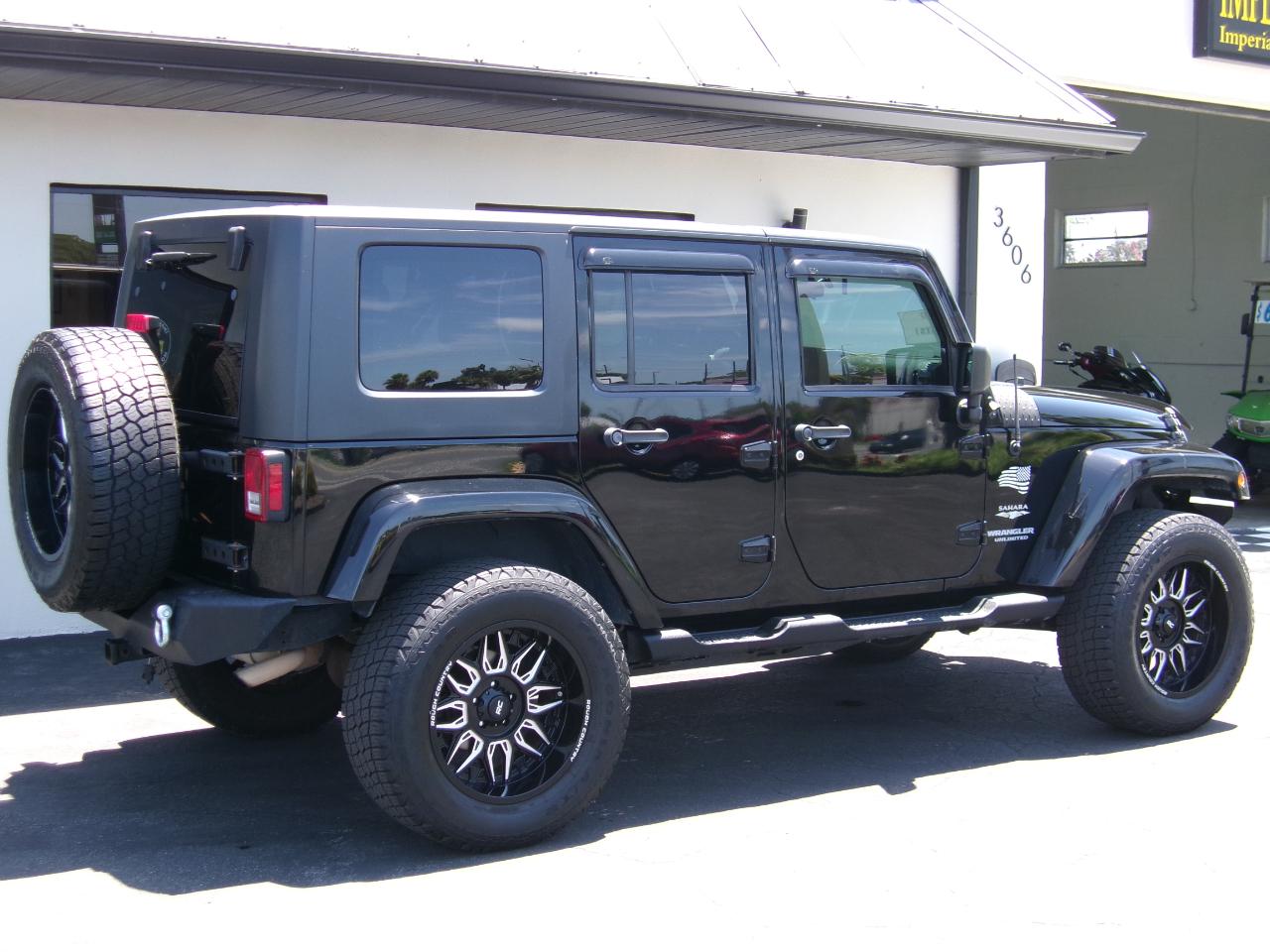 Jeep Wrangler Unlimited Sahara 2WD 2010