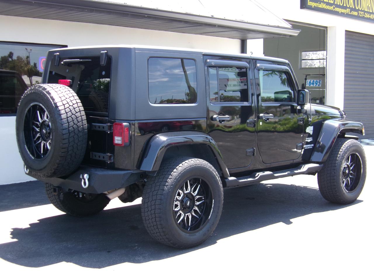 Jeep Wrangler Unlimited Sahara 2WD 2010