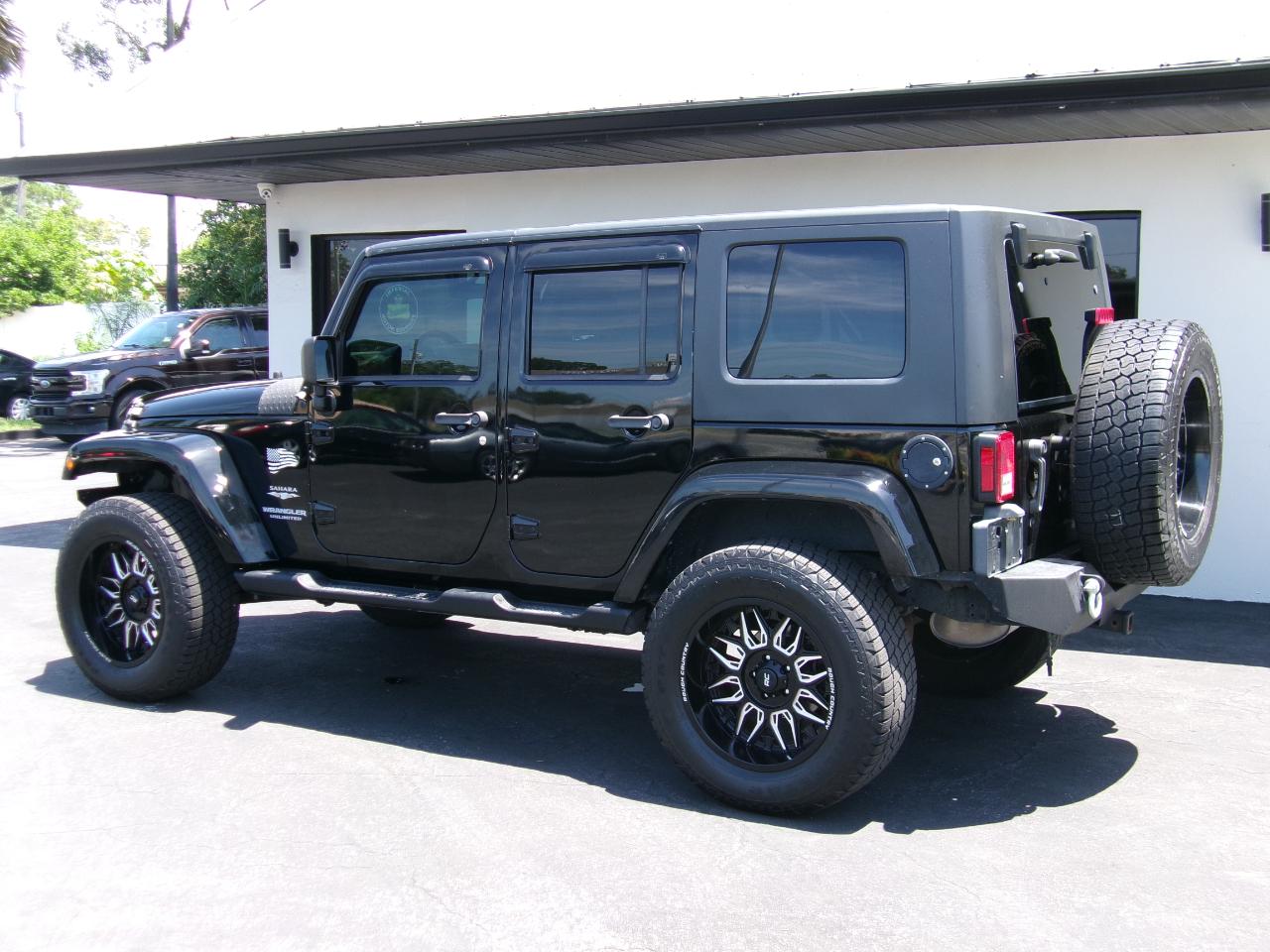 Jeep Wrangler Unlimited Sahara 2WD 2010