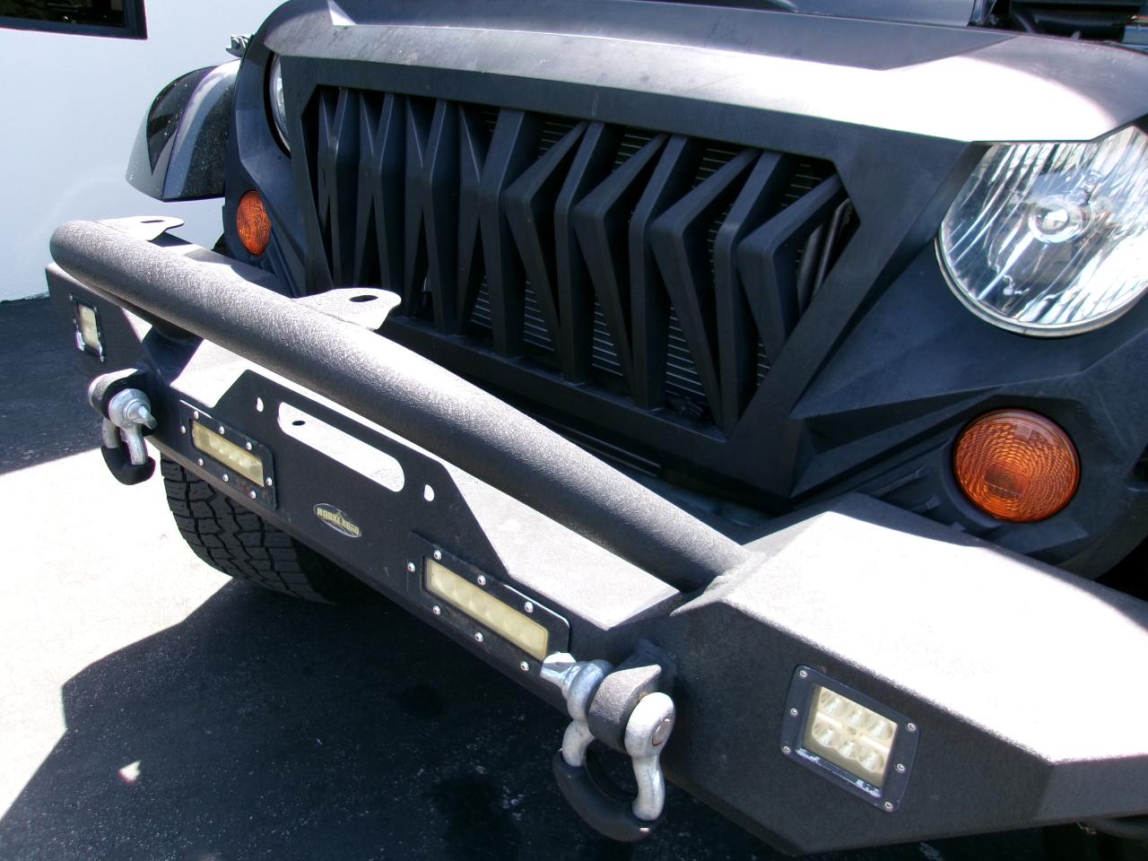 Jeep Wrangler Unlimited Sahara 2WD 2010