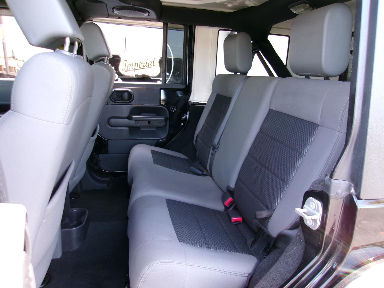 Jeep Wrangler Unlimited Sahara 2WD 2010