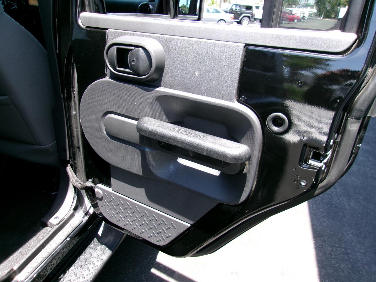 Jeep Wrangler Unlimited Sahara 2WD 2010