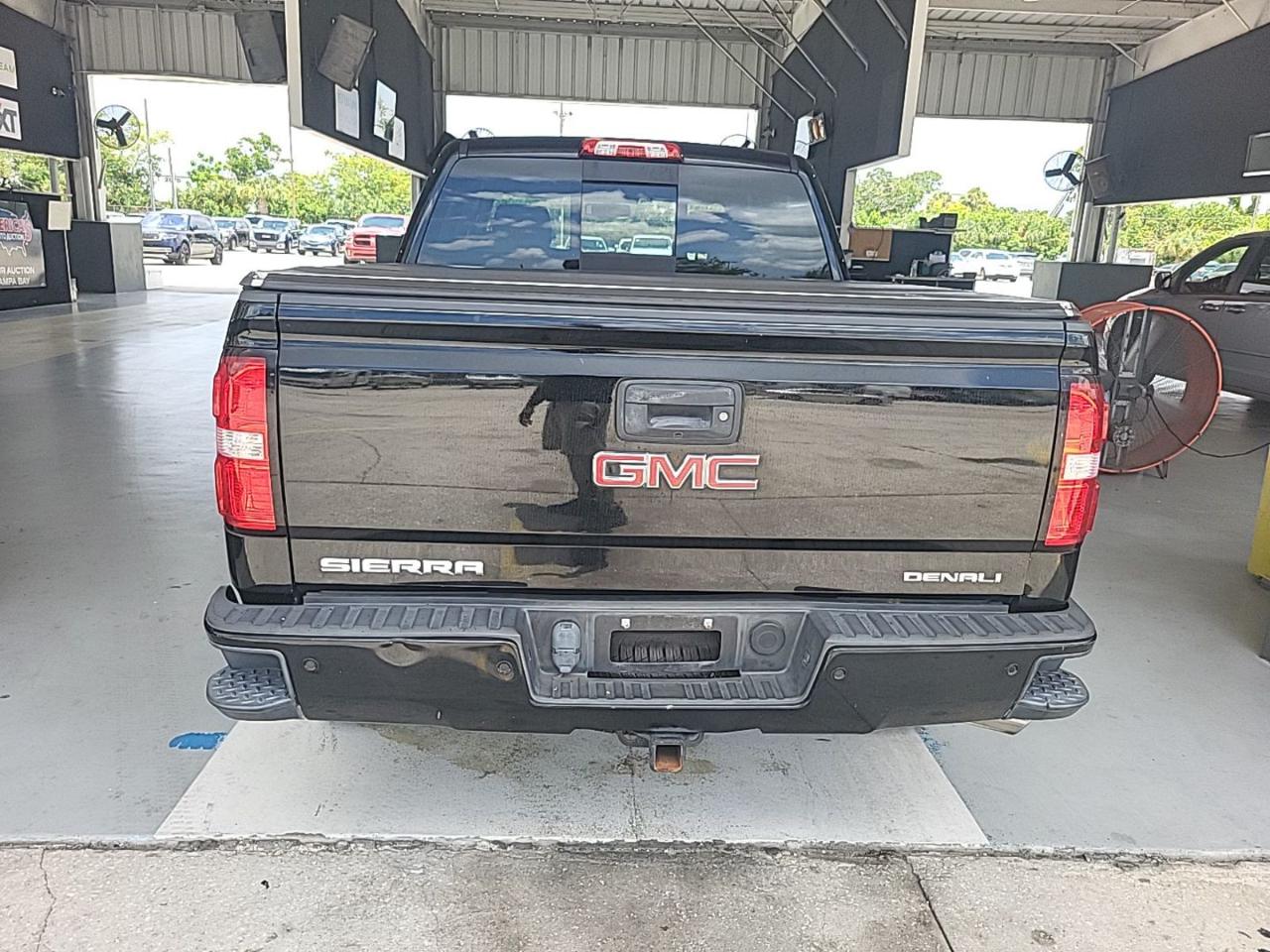 GMC Sierra 1500 Denali Crew Cab Short Box 4WD 2015