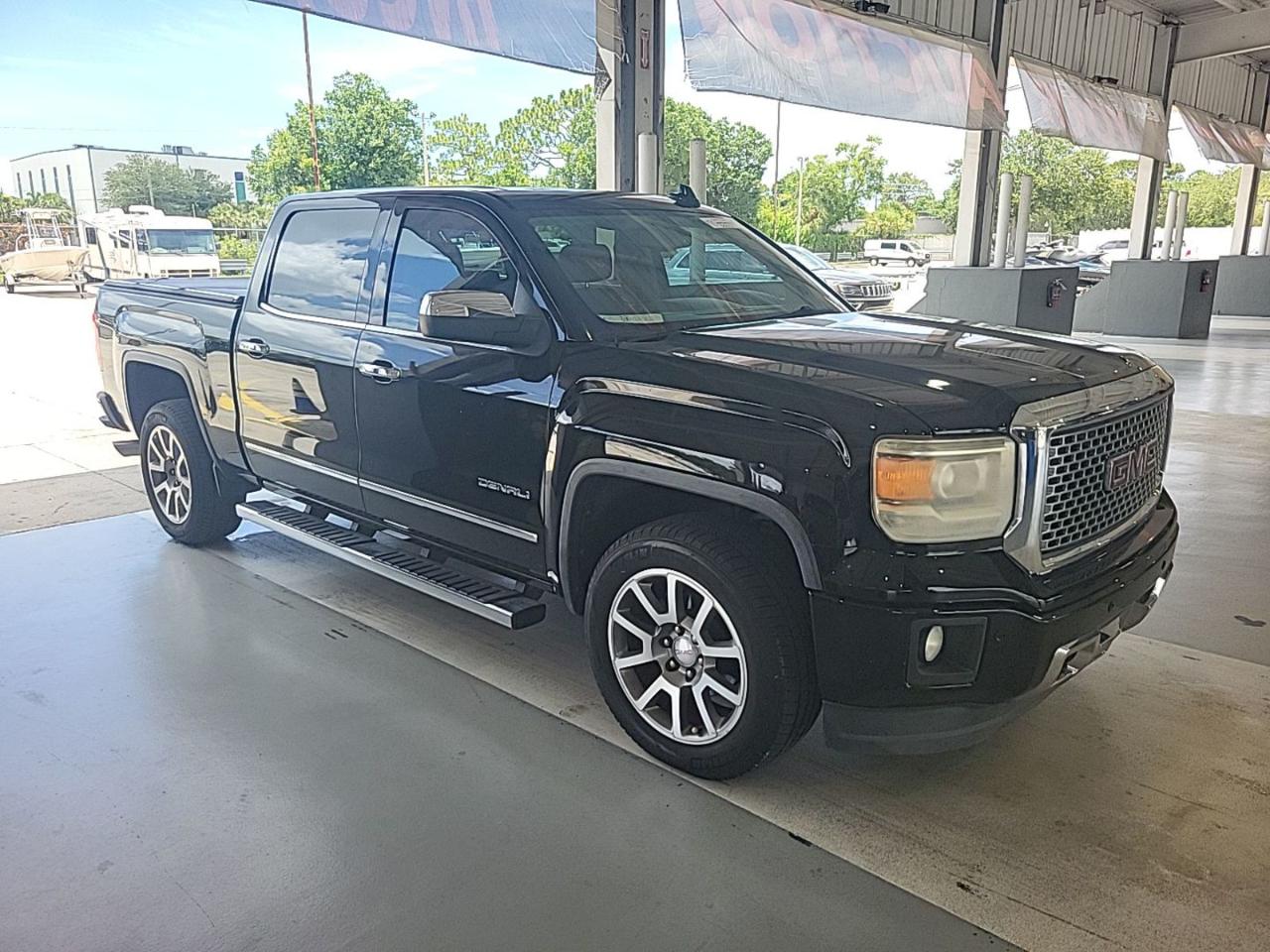 GMC Sierra 1500 Denali Crew Cab Short Box 4WD 2015