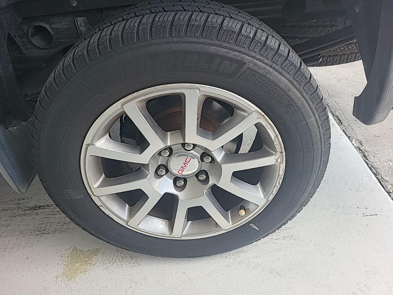 GMC Sierra 1500 Denali Crew Cab Short Box 4WD 2015