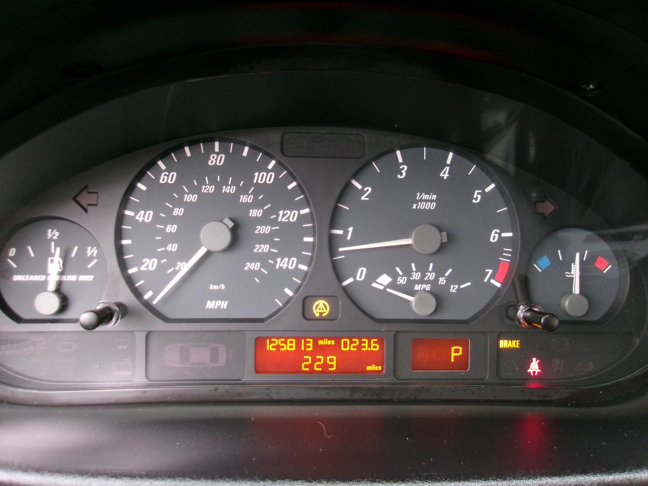 BMW 3-Series 325Ci convertible 2004