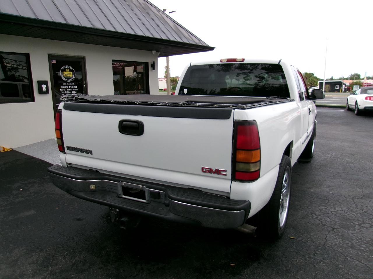 GMC Sierra 1500 SLE Ext. Cab Short Bed 2WD 2004