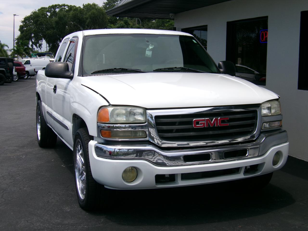 GMC Sierra 1500 SLE Ext. Cab Short Bed 2WD 2004