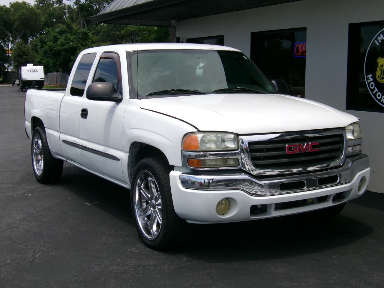 GMC Sierra 1500 SLE Ext. Cab Short Bed 2WD 2004
