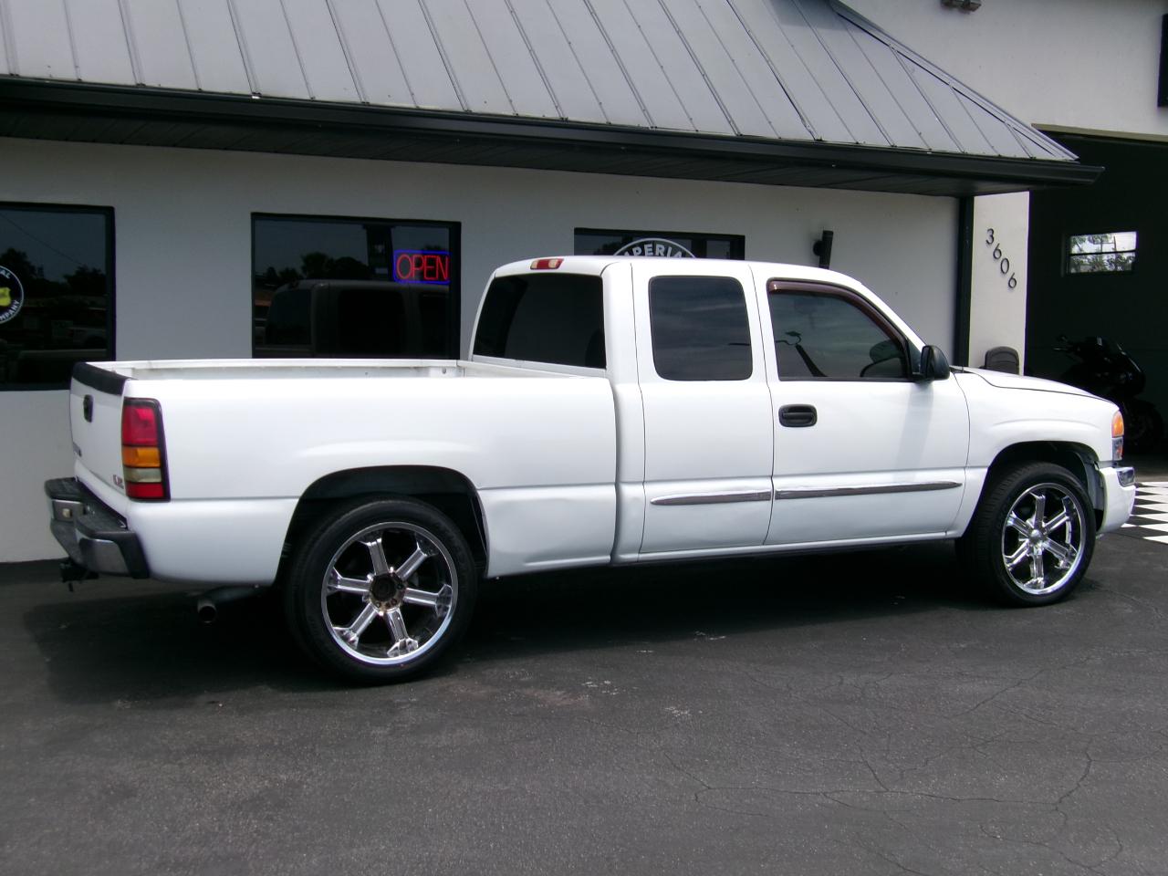 GMC Sierra 1500 SLE Ext. Cab Short Bed 2WD 2004
