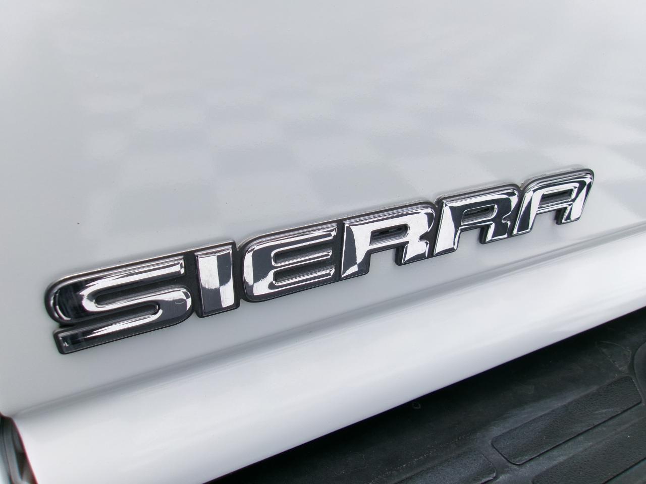 GMC Sierra 1500 SLE Ext. Cab Short Bed 2WD 2004