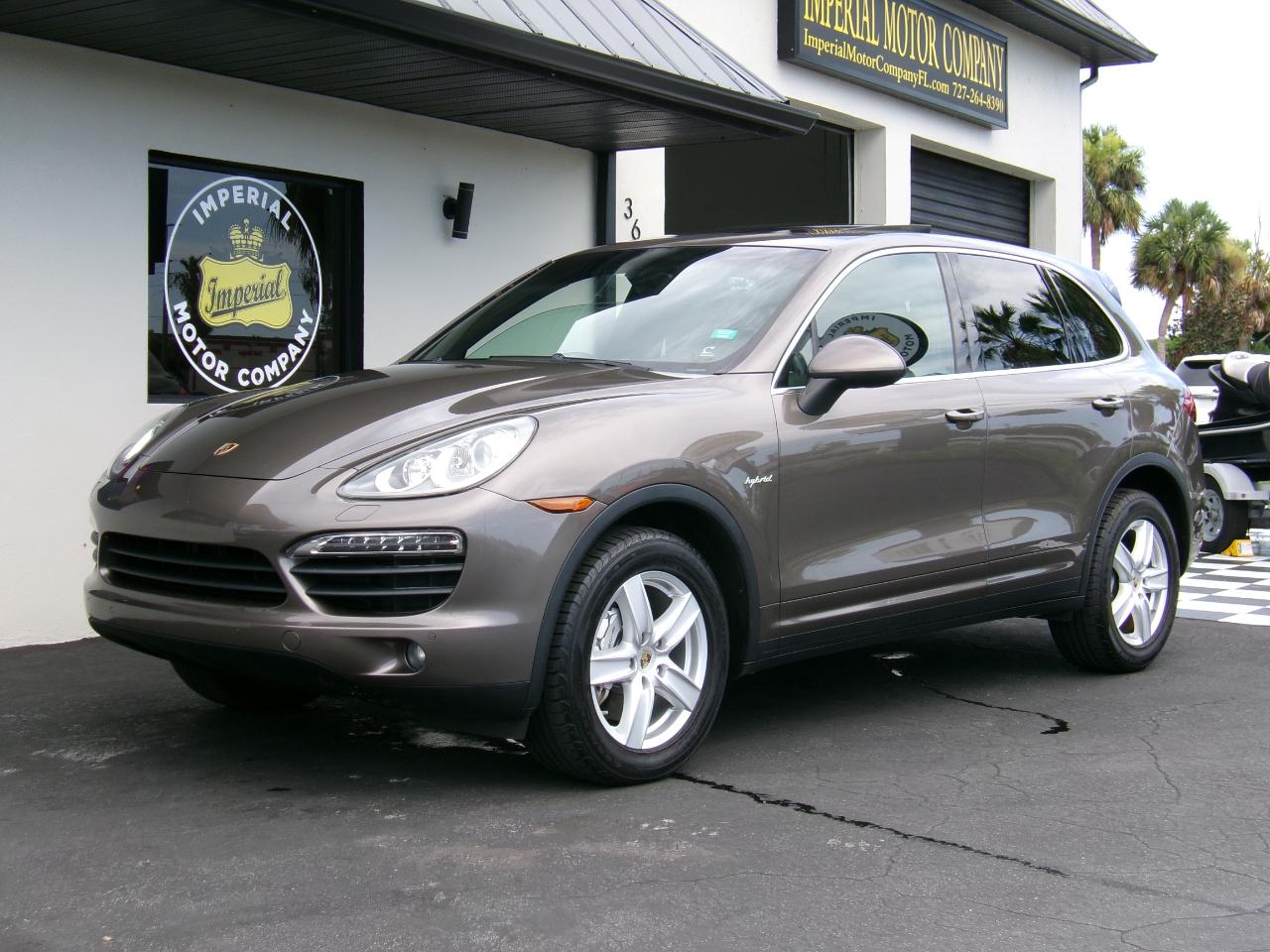 Porsche Cayenne Hybrid S 2012