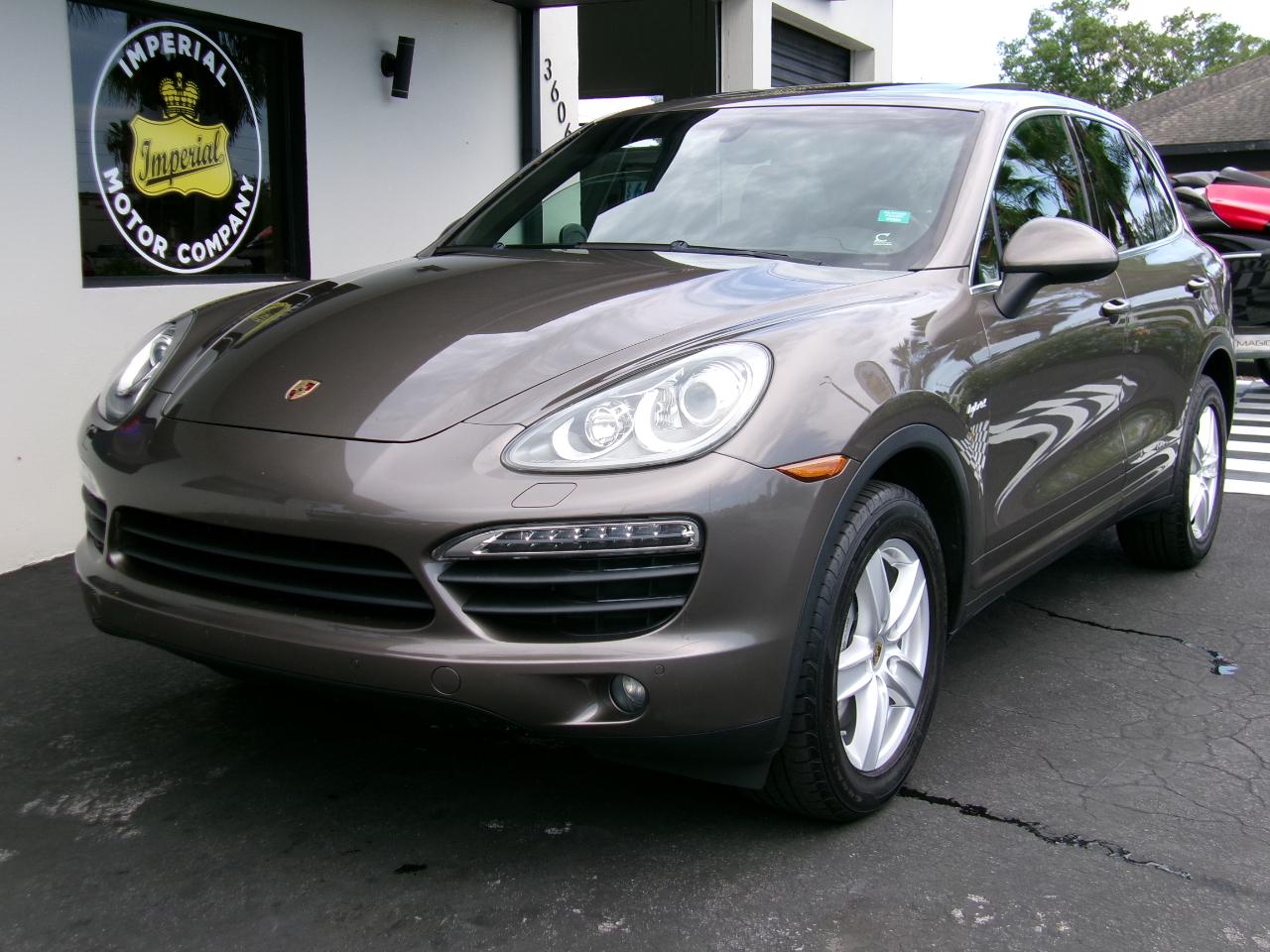 Porsche Cayenne Hybrid S 2012