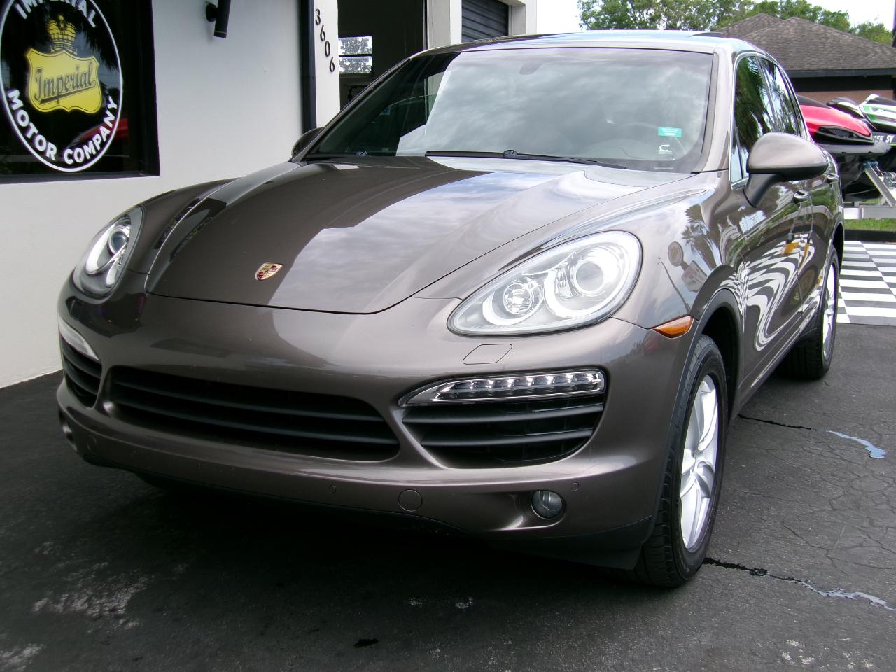Porsche Cayenne Hybrid S 2012