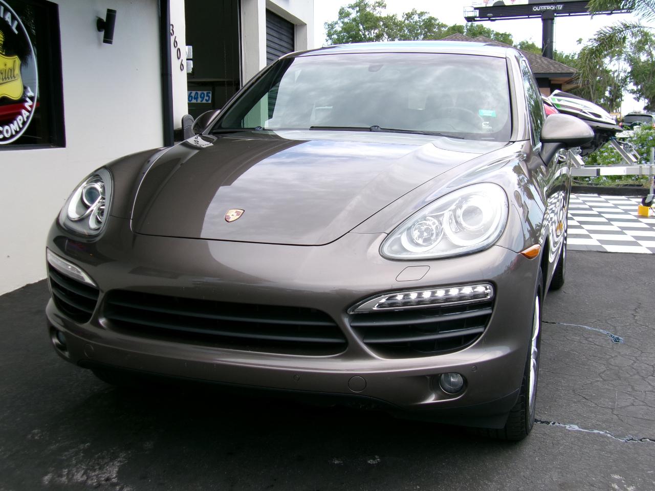 Porsche Cayenne Hybrid S 2012