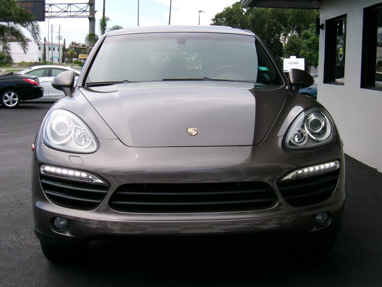 Porsche Cayenne Hybrid S 2012