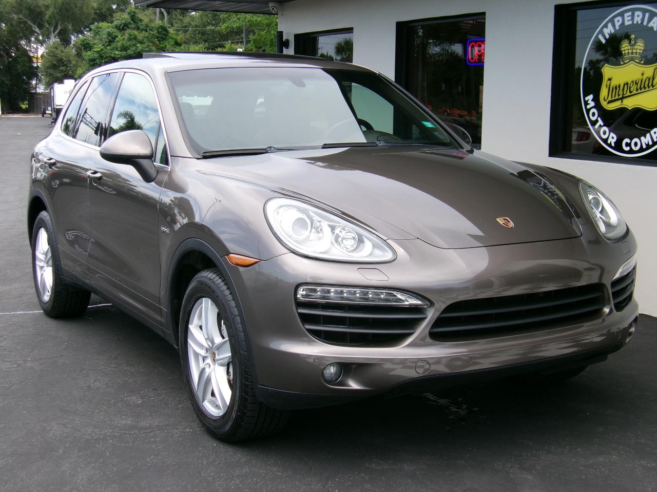 Porsche Cayenne Hybrid S 2012