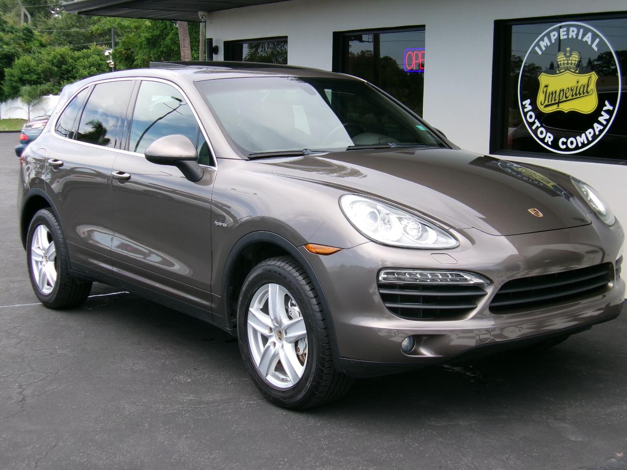 Porsche Cayenne Hybrid S 2012