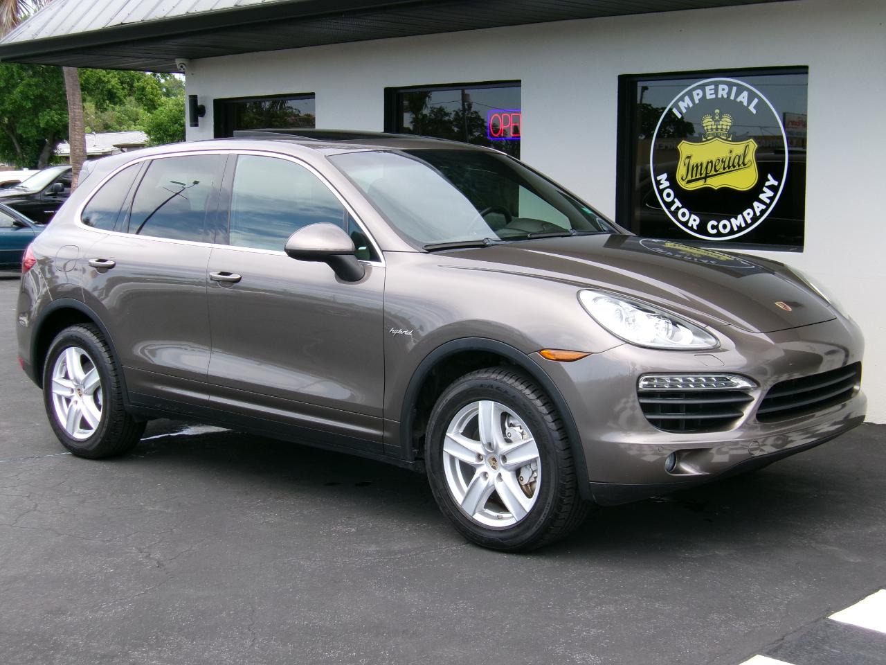 Porsche Cayenne Hybrid S 2012
