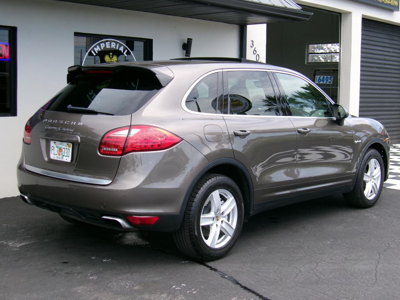 Porsche Cayenne Hybrid S 2012