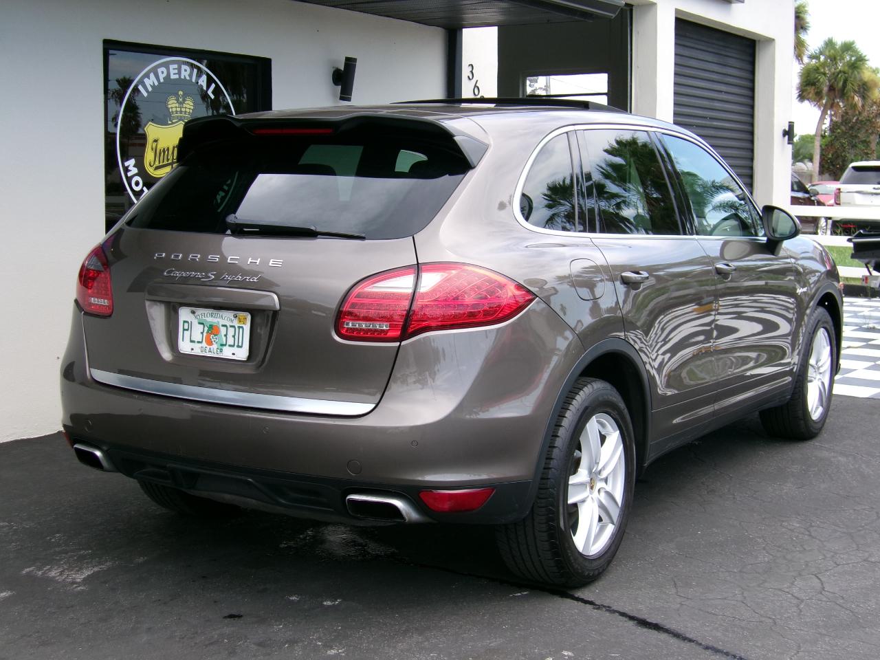 Porsche Cayenne Hybrid S 2012
