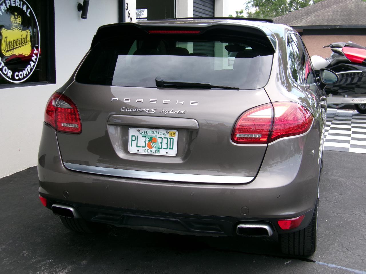 Porsche Cayenne Hybrid S 2012