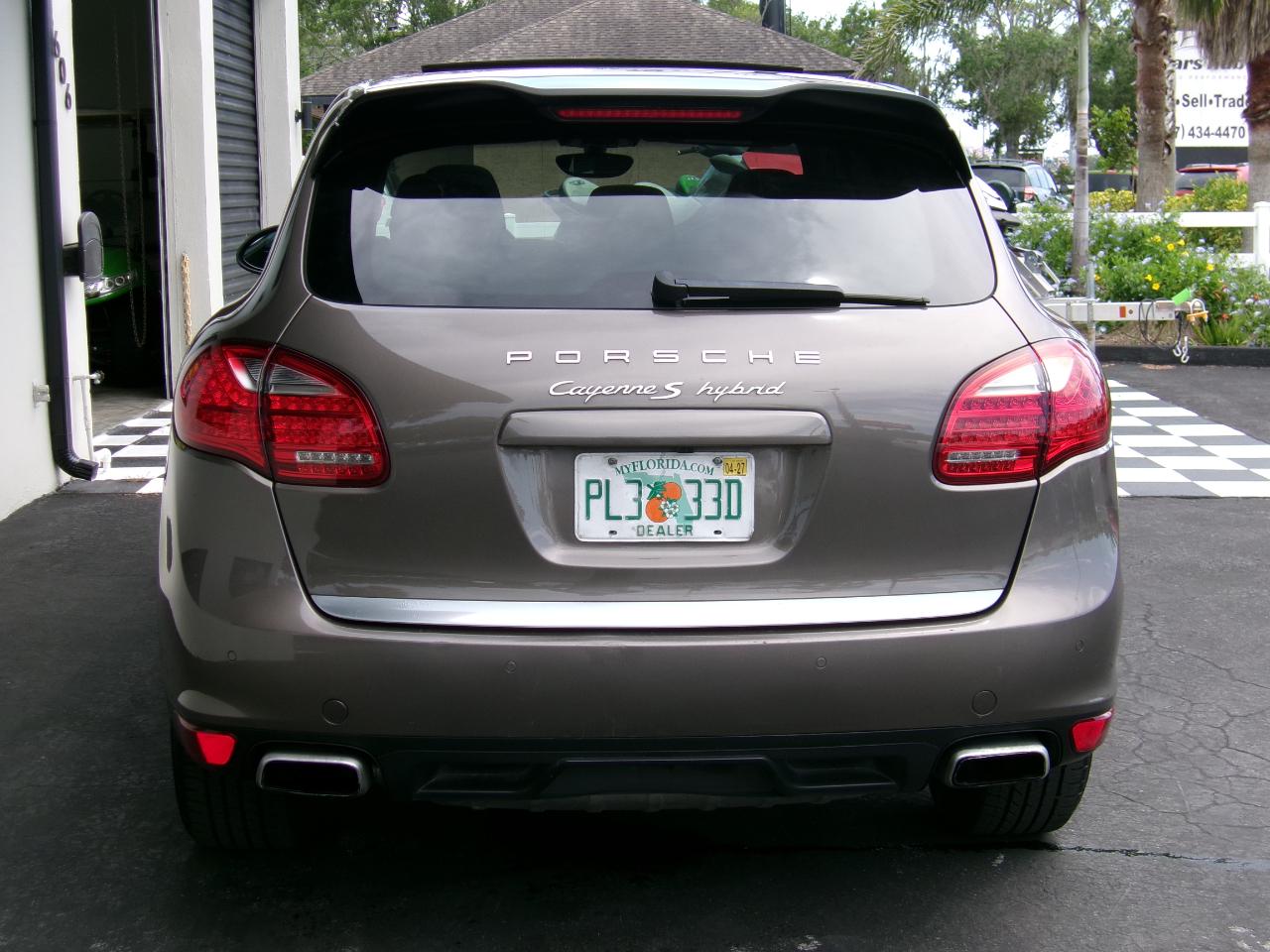 Porsche Cayenne Hybrid S 2012
