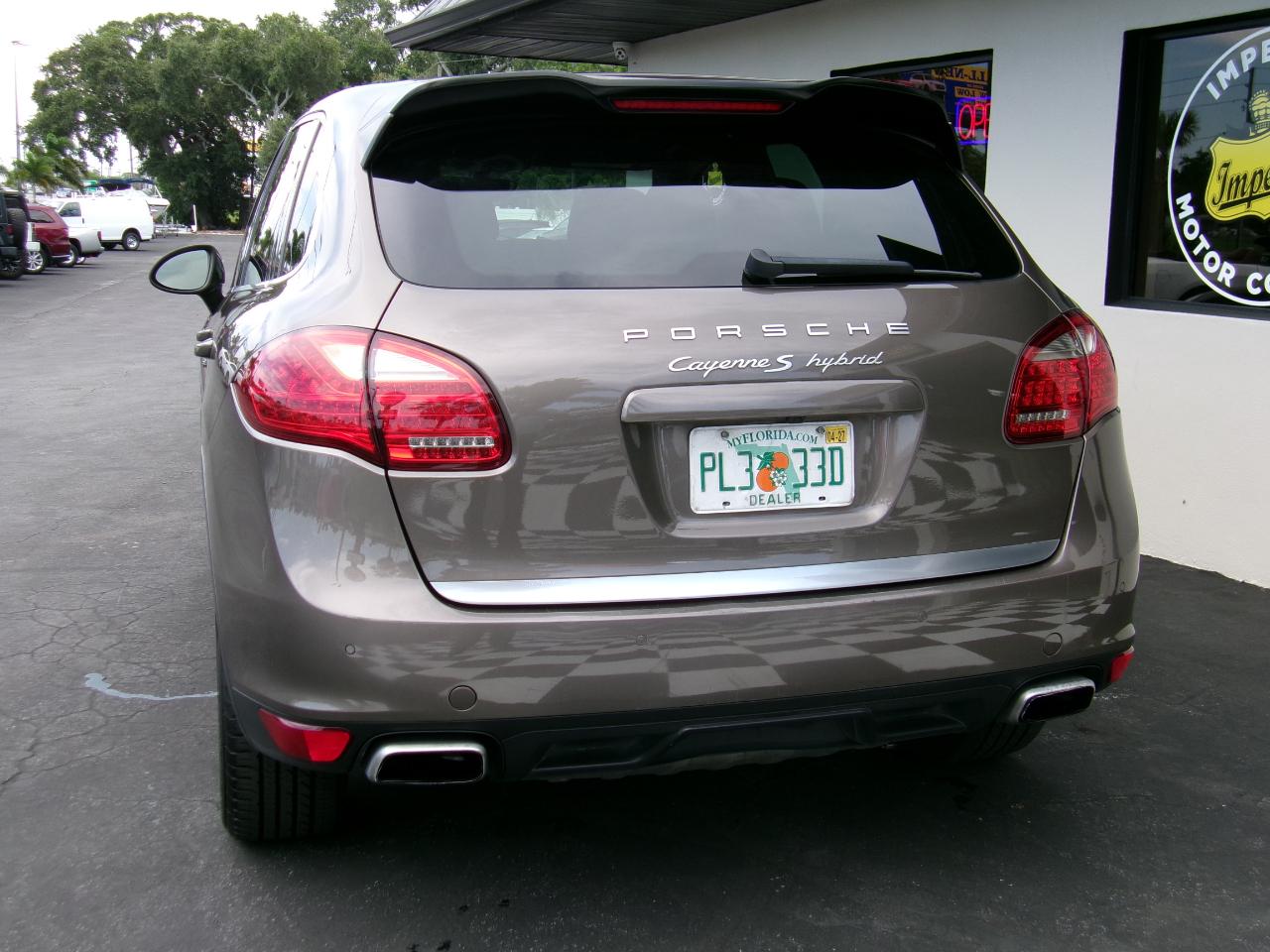 Porsche Cayenne Hybrid S 2012