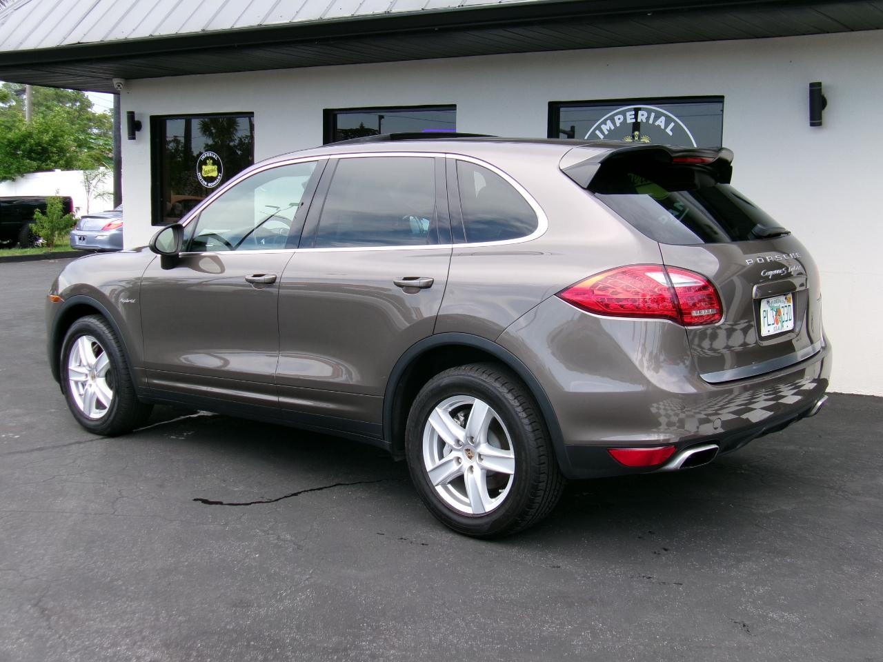 Porsche Cayenne Hybrid S 2012