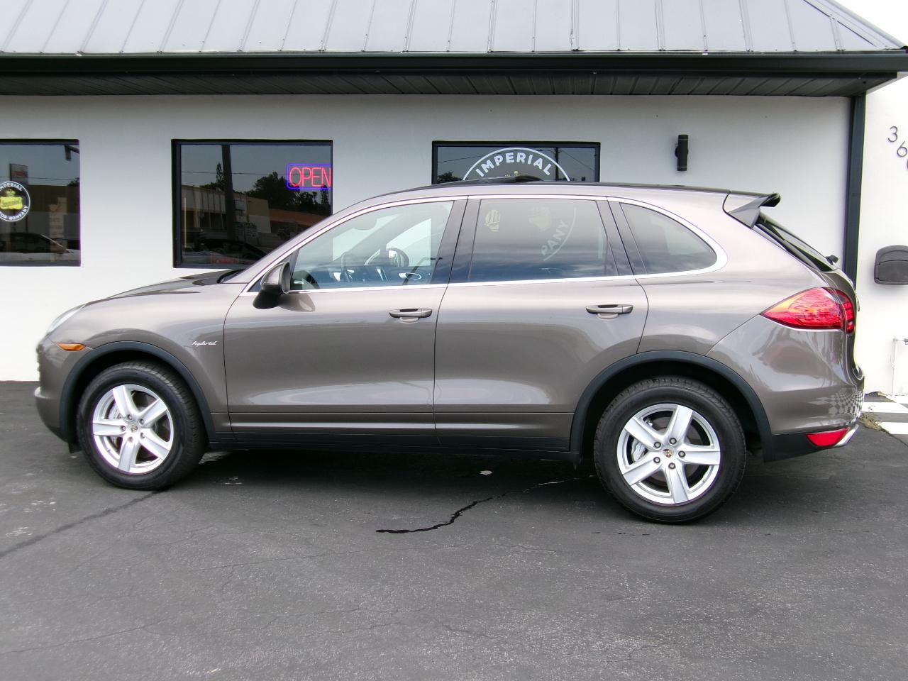 Porsche Cayenne Hybrid S 2012