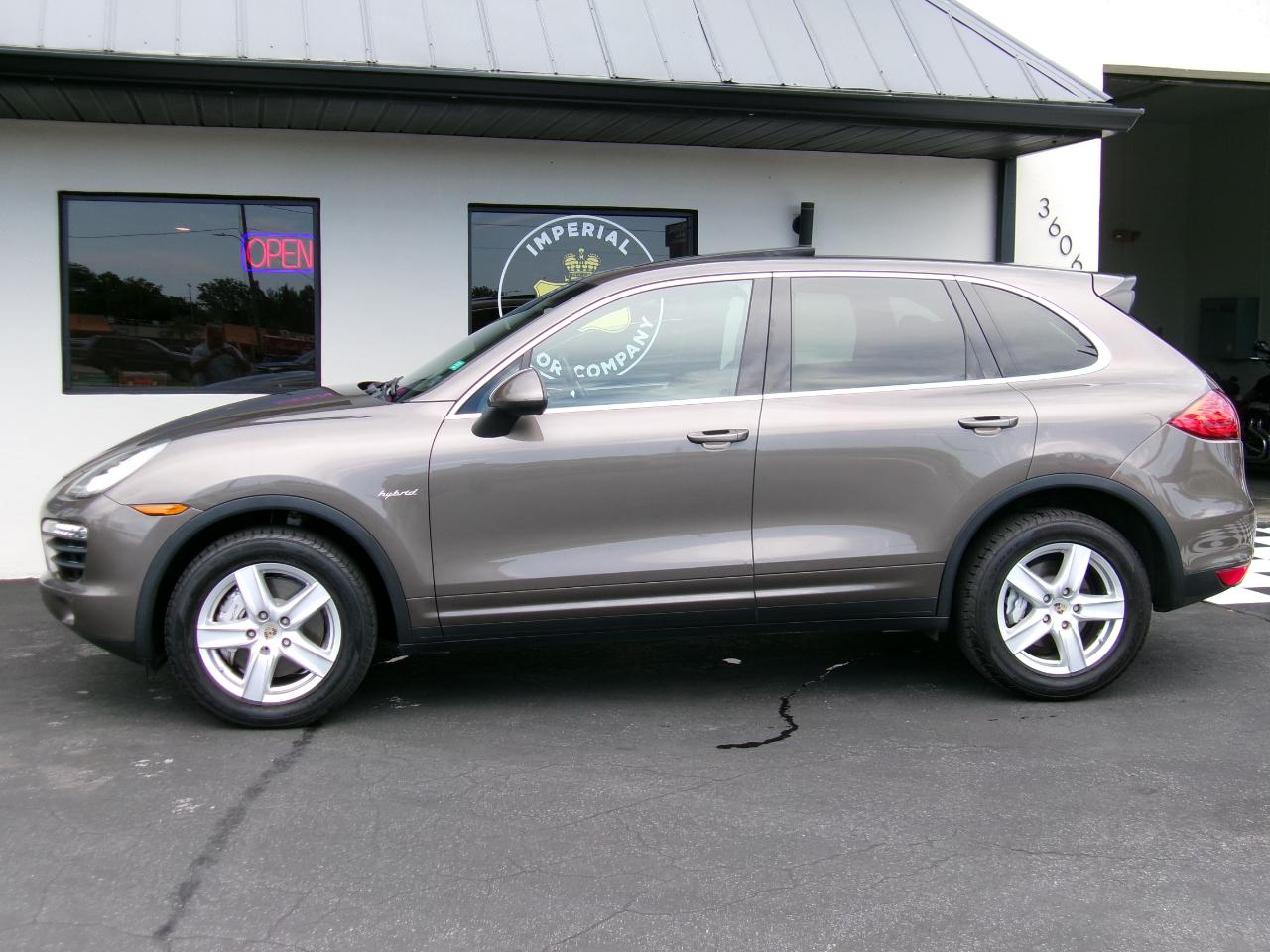 Porsche Cayenne Hybrid S 2012