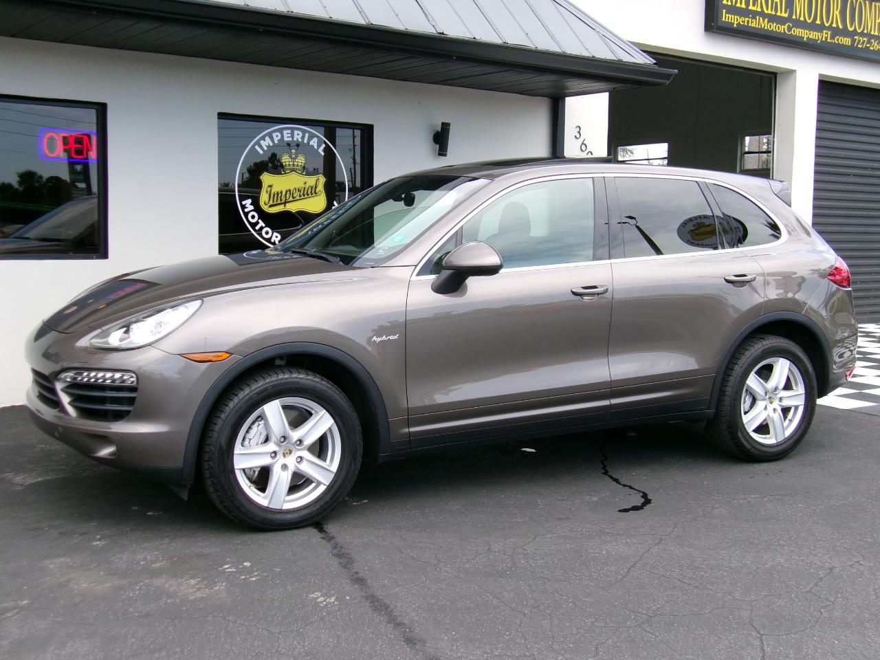 Porsche Cayenne Hybrid S 2012
