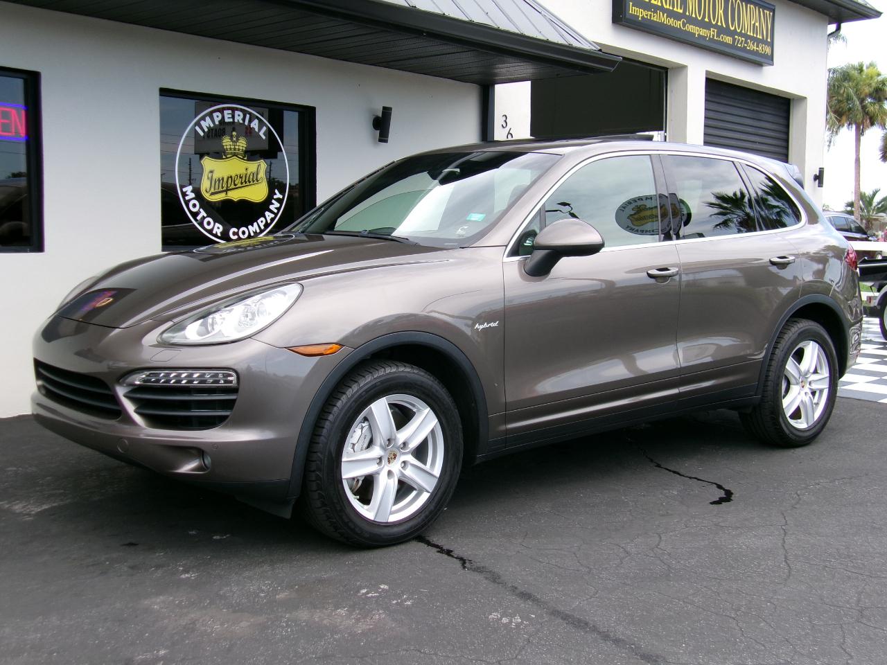 Porsche Cayenne Hybrid S 2012