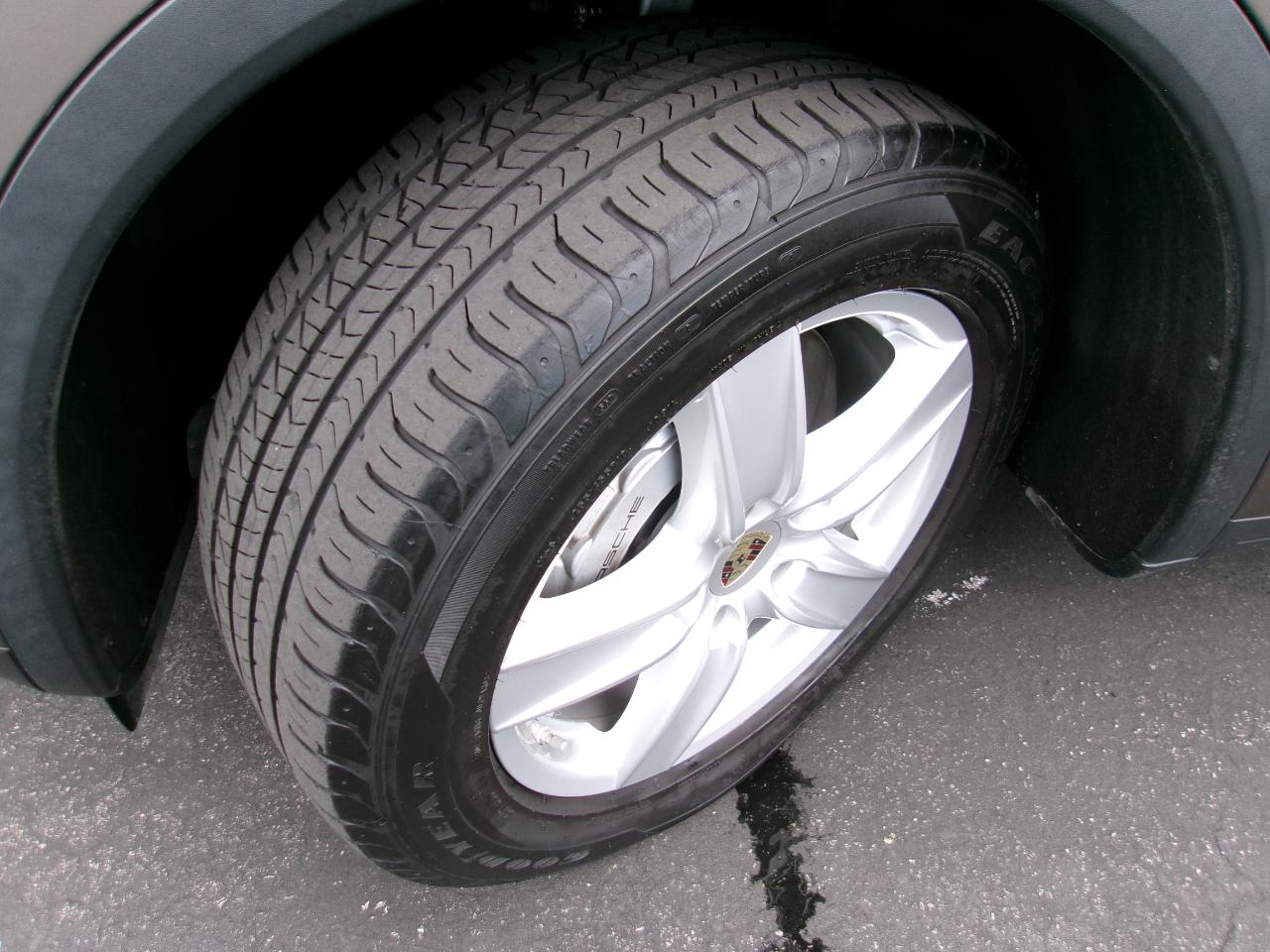 Porsche Cayenne Hybrid S 2012