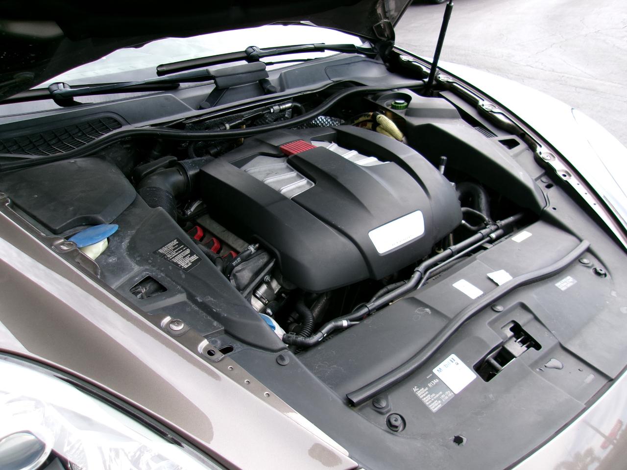 Porsche Cayenne Hybrid S 2012