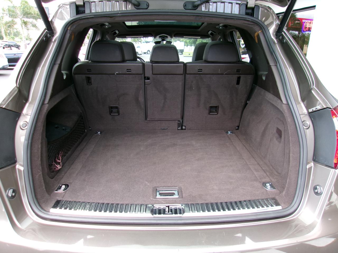 Porsche Cayenne Hybrid S 2012