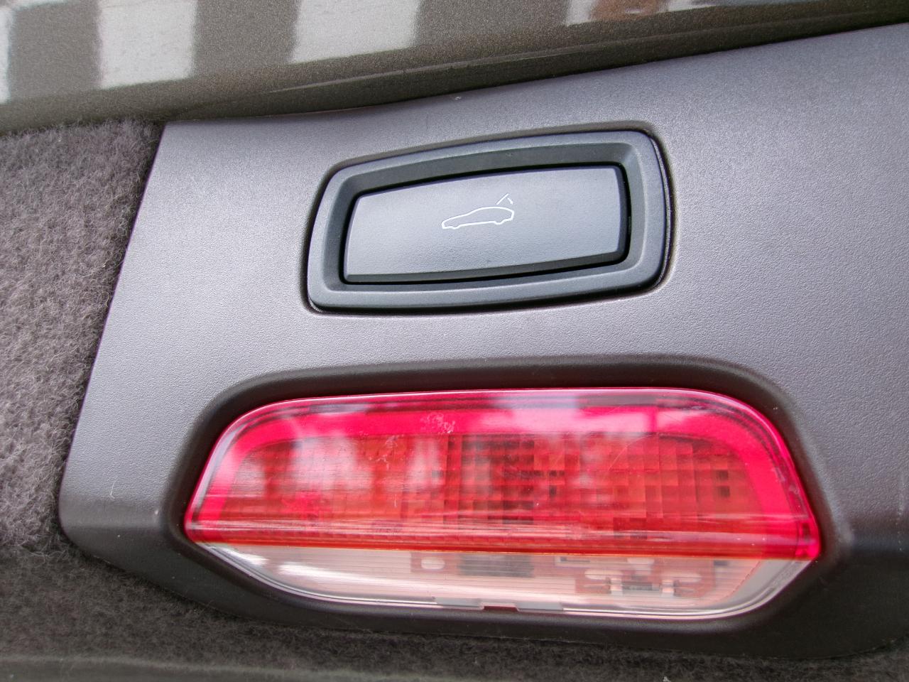 Porsche Cayenne Hybrid S 2012