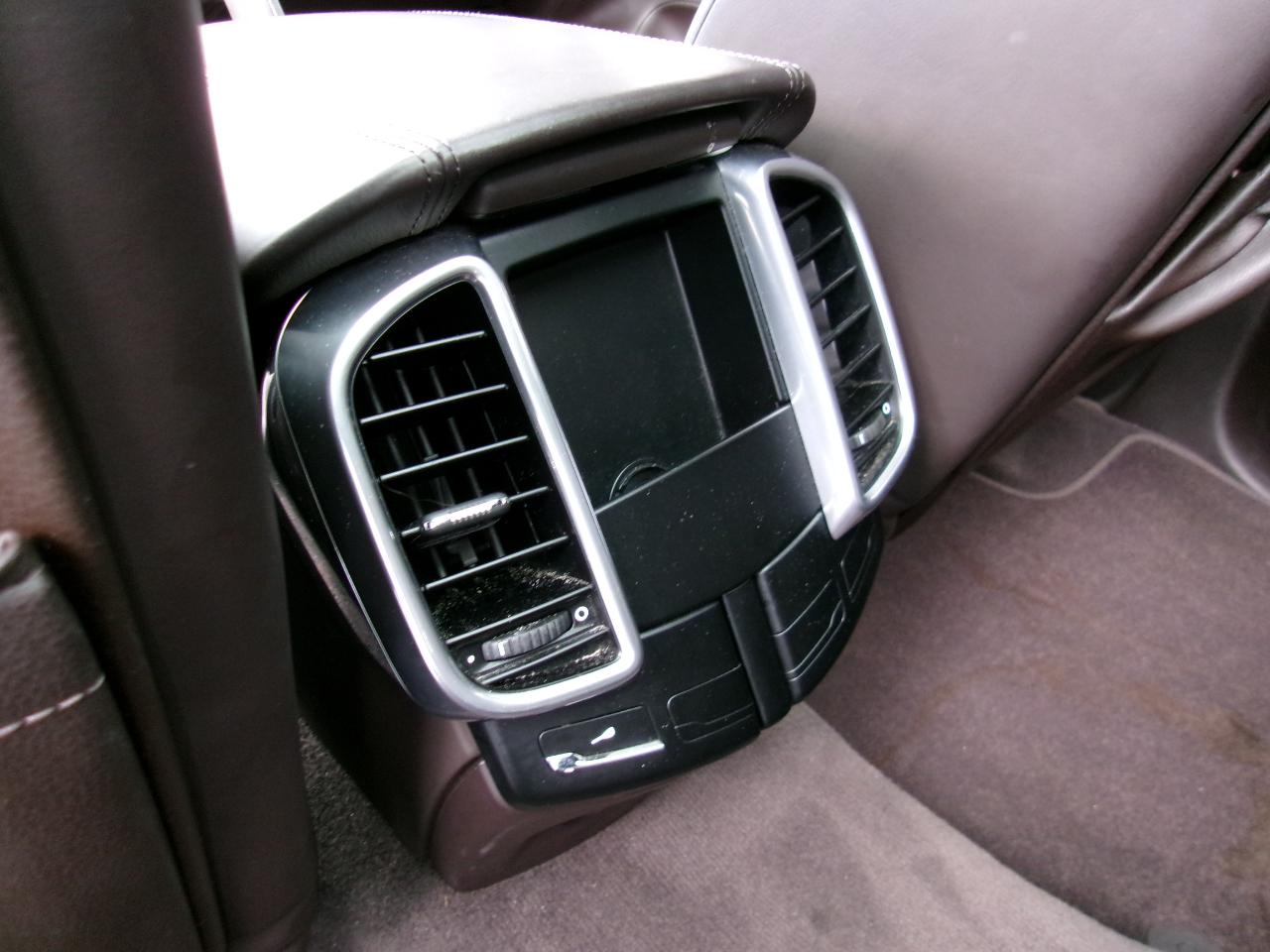 Porsche Cayenne Hybrid S 2012
