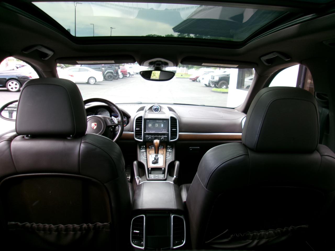 Porsche Cayenne Hybrid S 2012