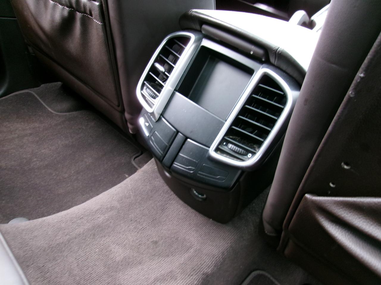 Porsche Cayenne Hybrid S 2012