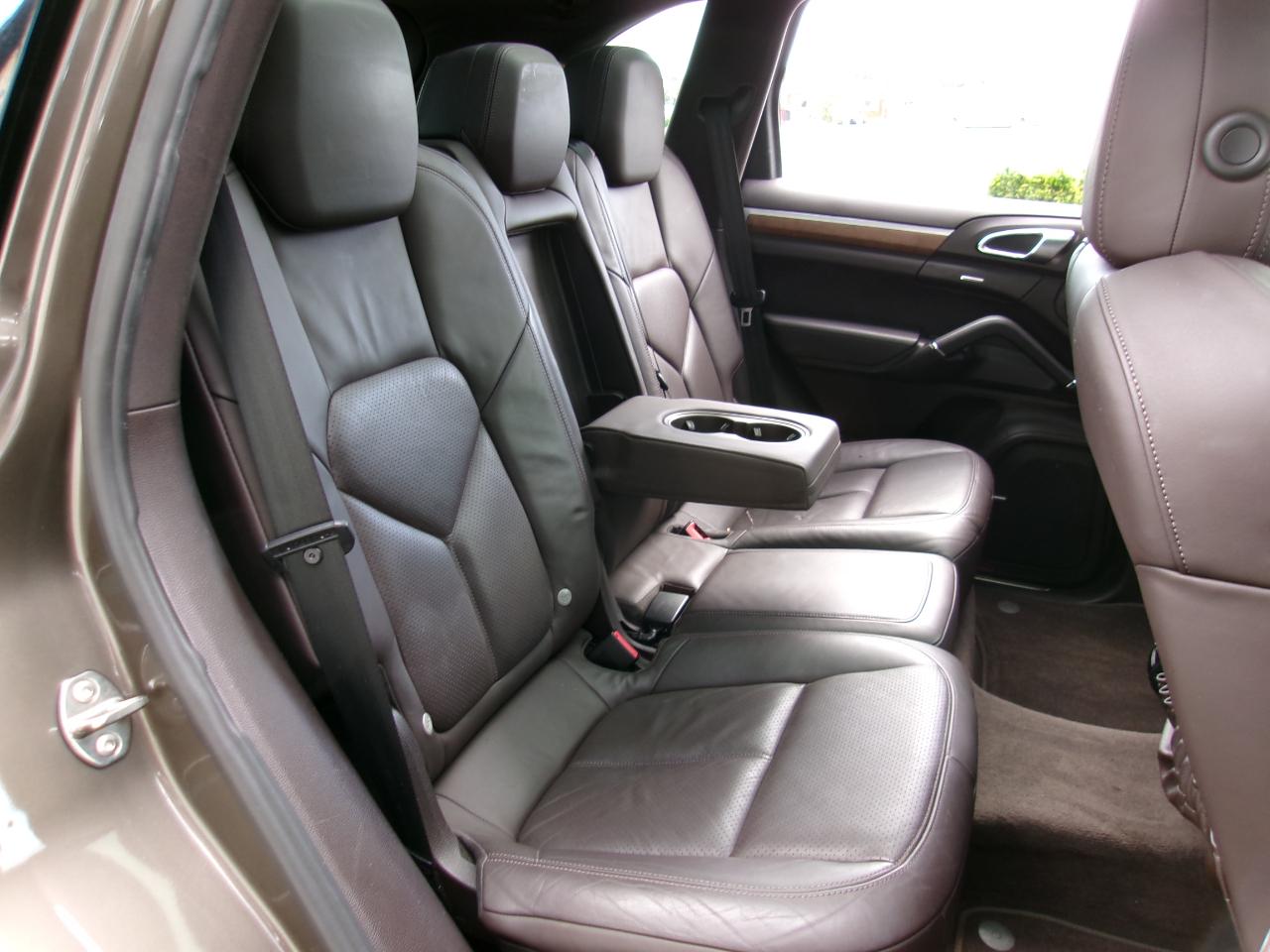 Porsche Cayenne Hybrid S 2012