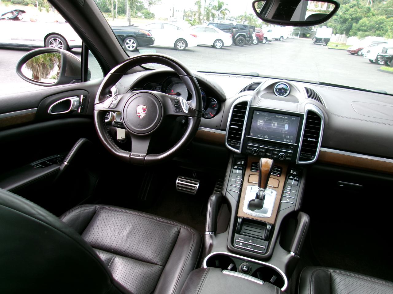 Porsche Cayenne Hybrid S 2012