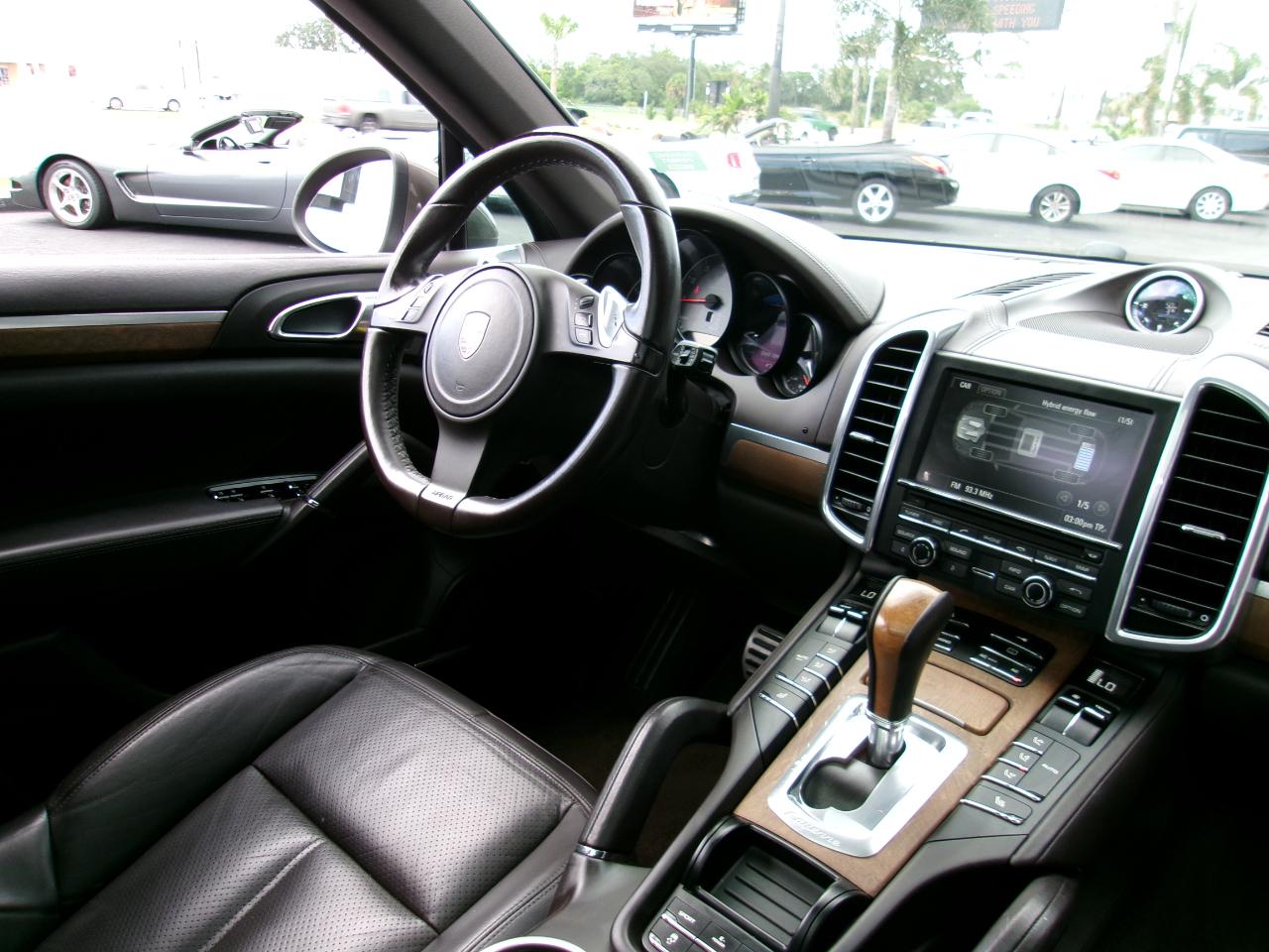 Porsche Cayenne Hybrid S 2012