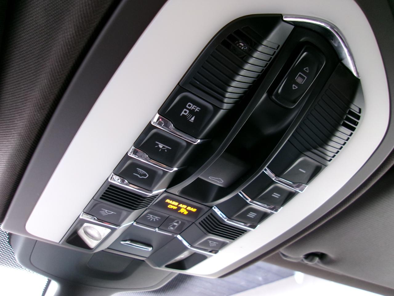 Porsche Cayenne Hybrid S 2012