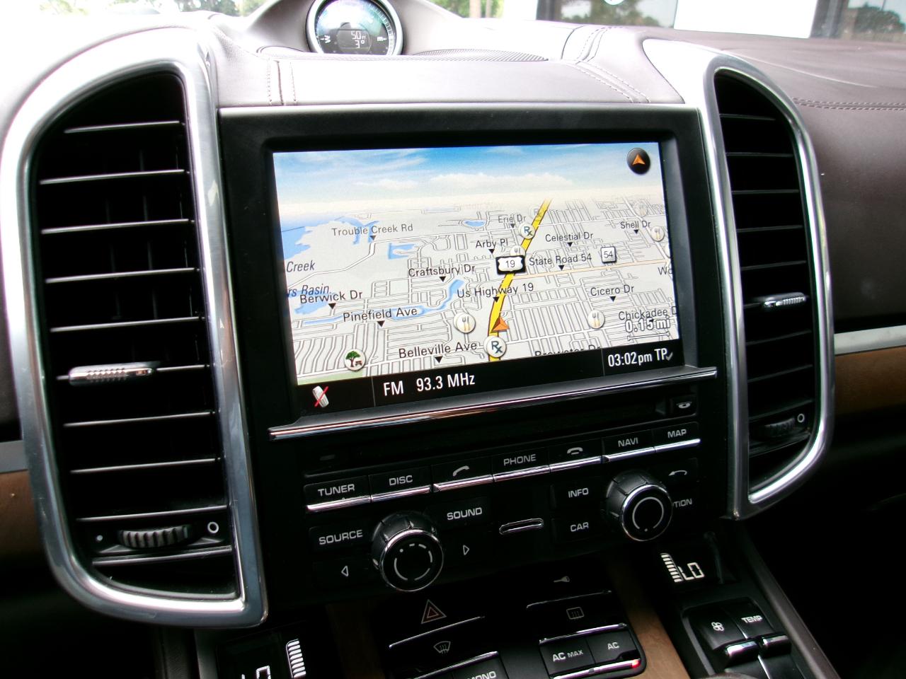 Porsche Cayenne Hybrid S 2012