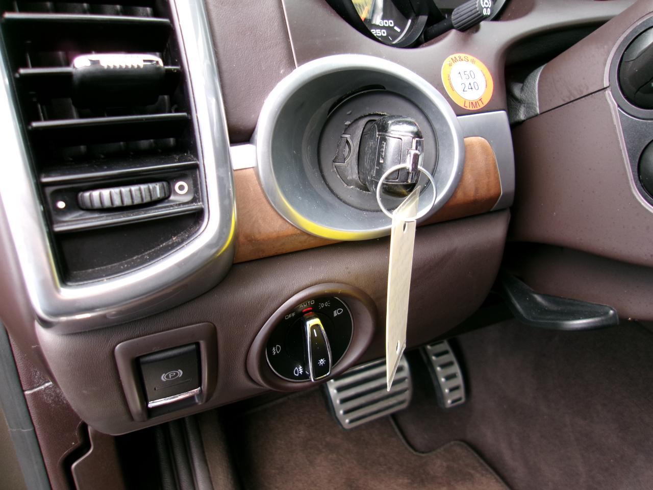 Porsche Cayenne Hybrid S 2012