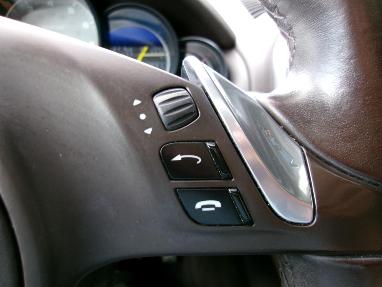 Porsche Cayenne Hybrid S 2012