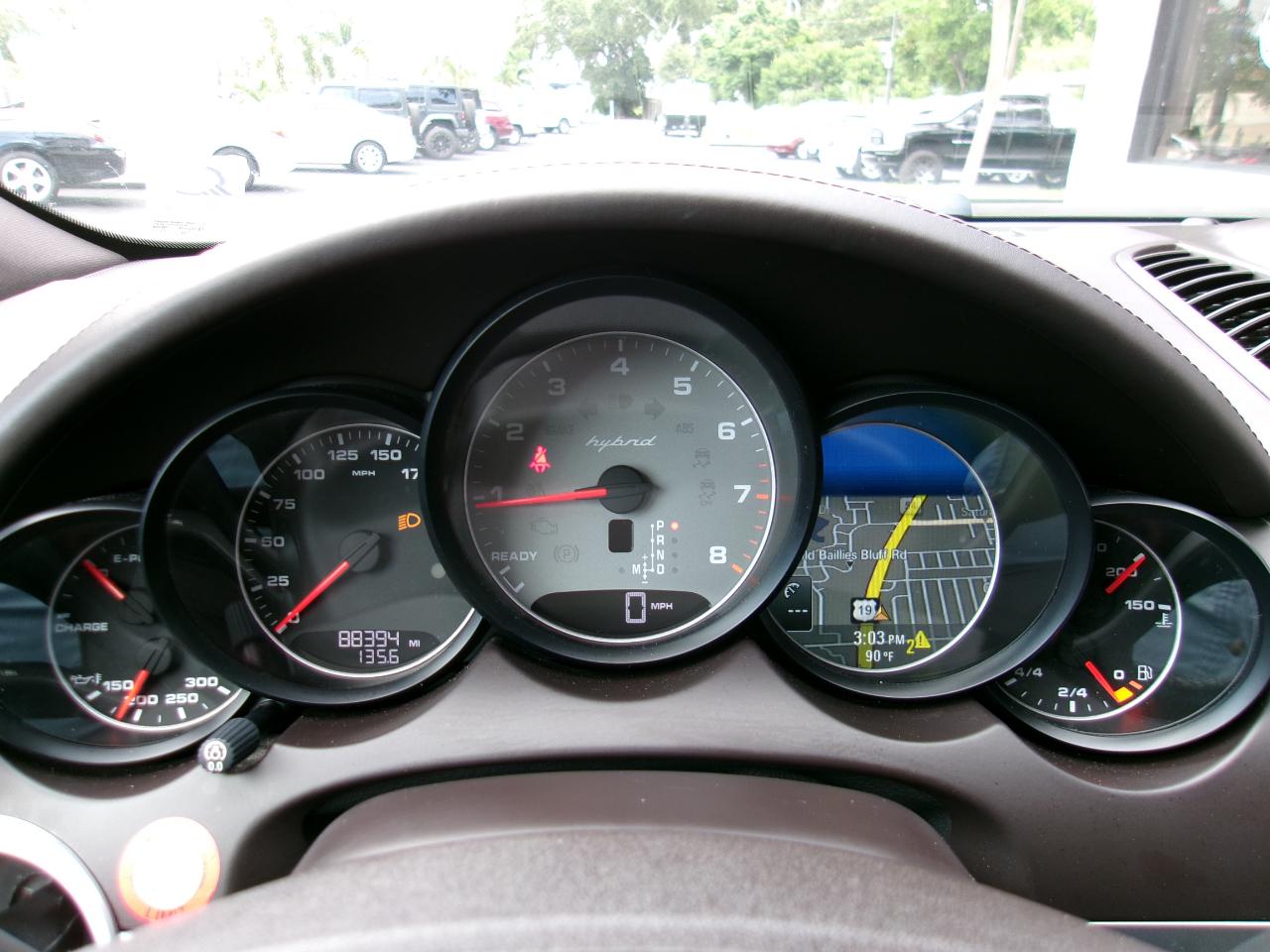 Porsche Cayenne Hybrid S 2012